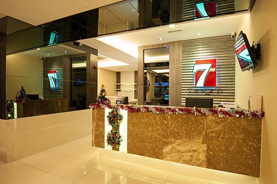 Seven Hotel Putatan Exterior foto