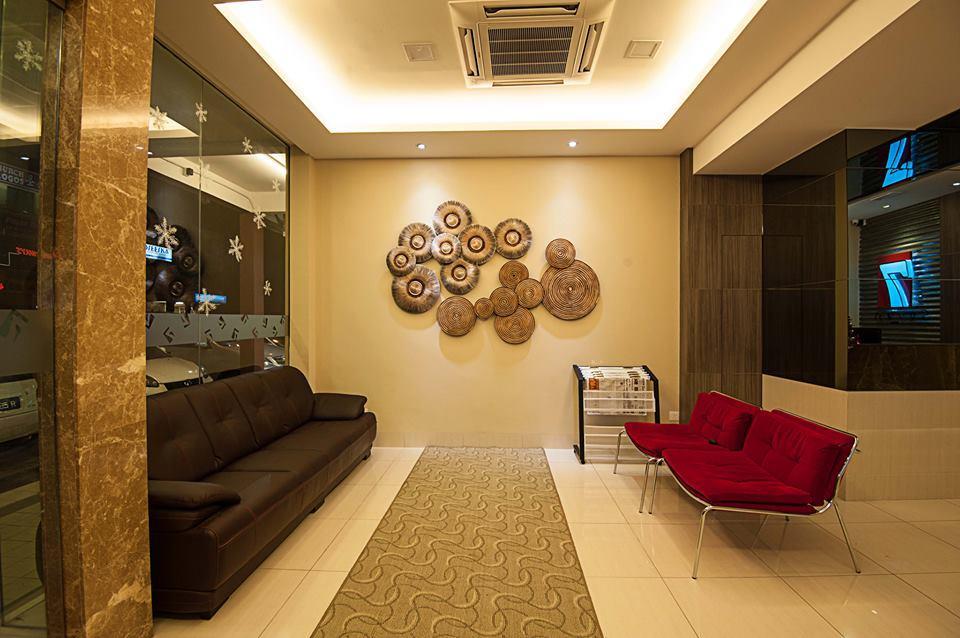 Seven Hotel Putatan Exterior foto